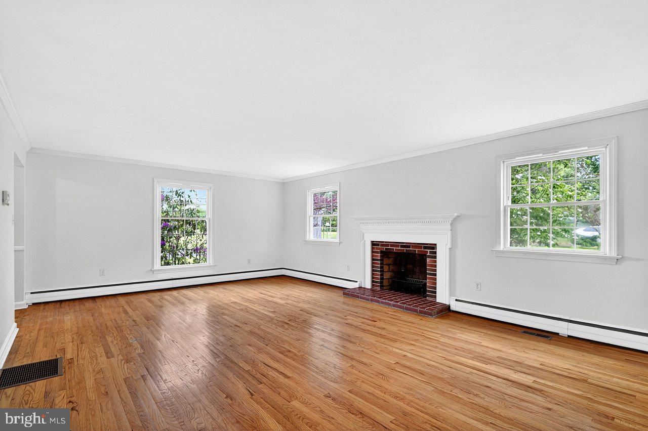 118 Bull Run Road Ewing, NJ 08638 - Photo 15 of 43 Bright and airy living space awaits.