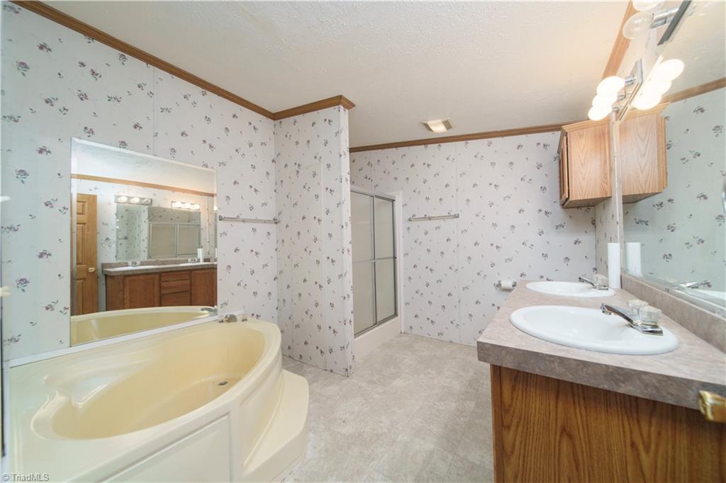 546 Deadmon Road Mocksville, NC 27028 - Photo 28 of 33 Gallery Image 28