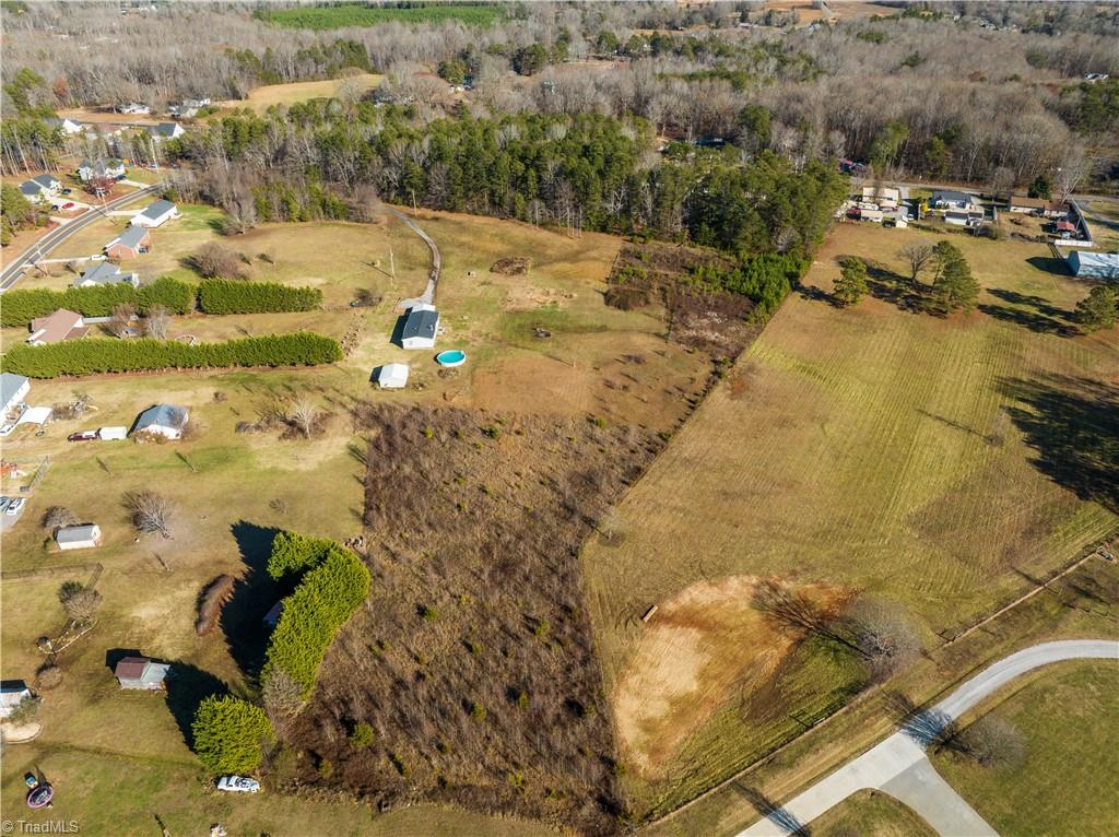 546 Deadmon Road Mocksville, NC 27028 - Photo 5 of 33 Gallery Image 5