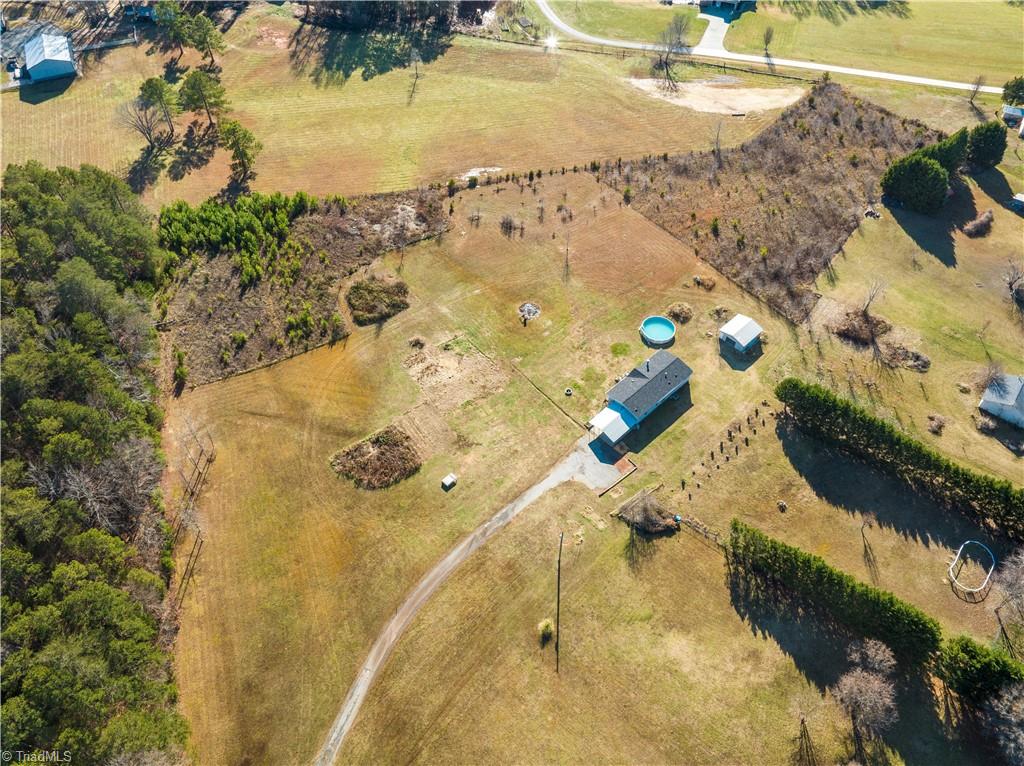 546 Deadmon Road Mocksville, NC 27028 - Photo 9 of 33 Gallery Image 9