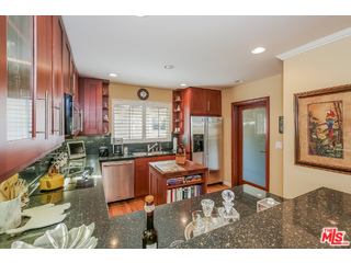 281 South Barrington Avenue, Unit C2 Los Angeles, CA 90049 - Photo 10 of 24 a living room with furniture