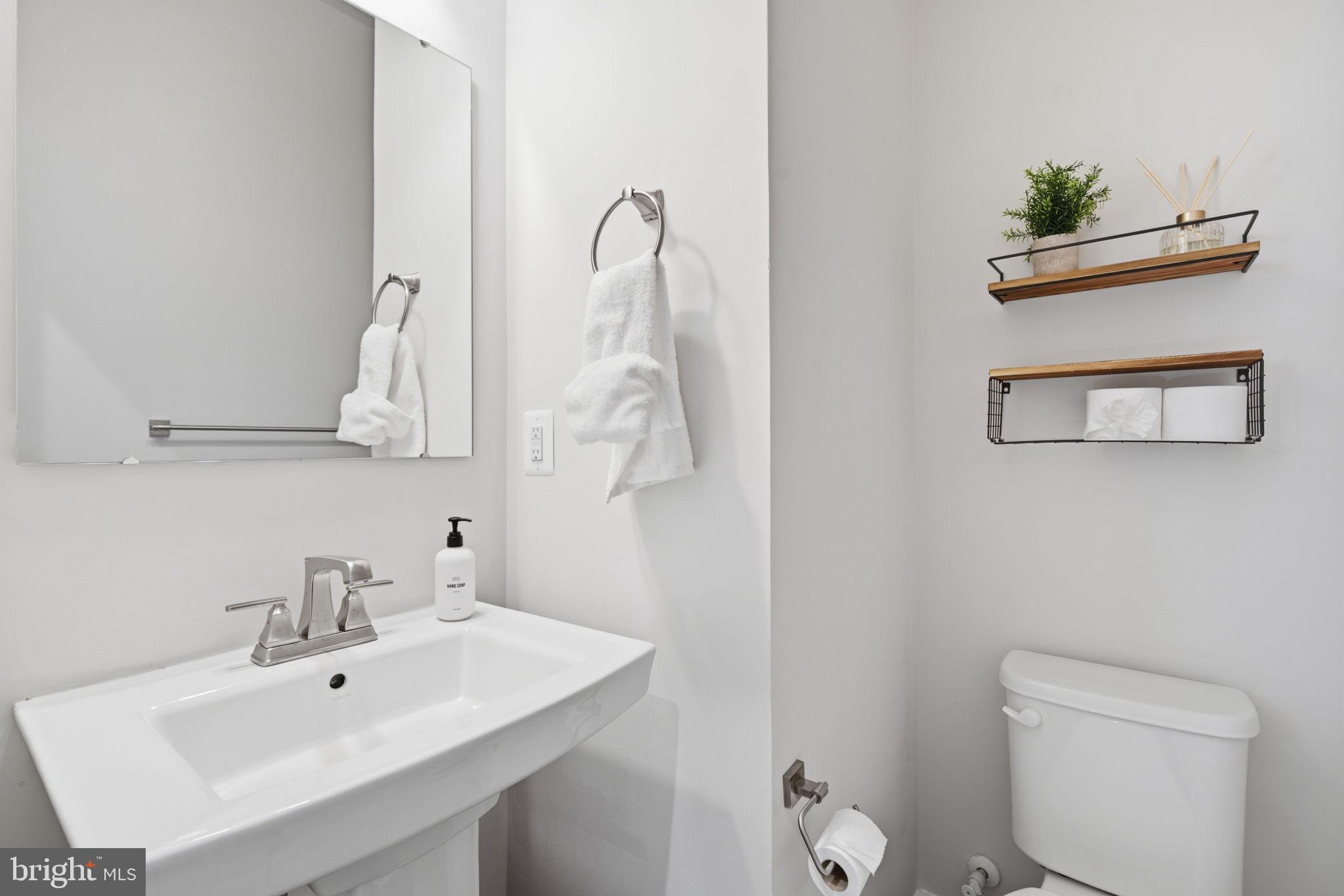 7846 Brandy Station Road Hanover, MD 21076 - Photo 14 of 48 Main floor powder room