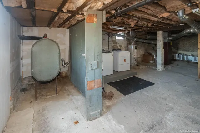 a view of a storage & utility room