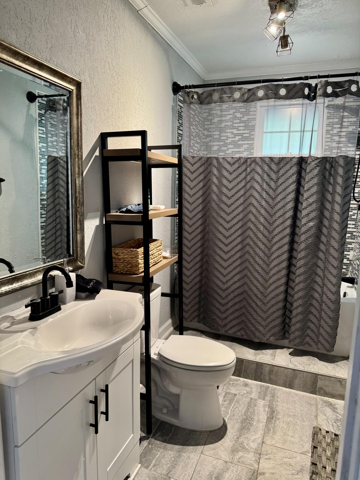 4319 Davison Road Ravenel, SC 29470 - Photo 26 of 31 4319 Bathroom