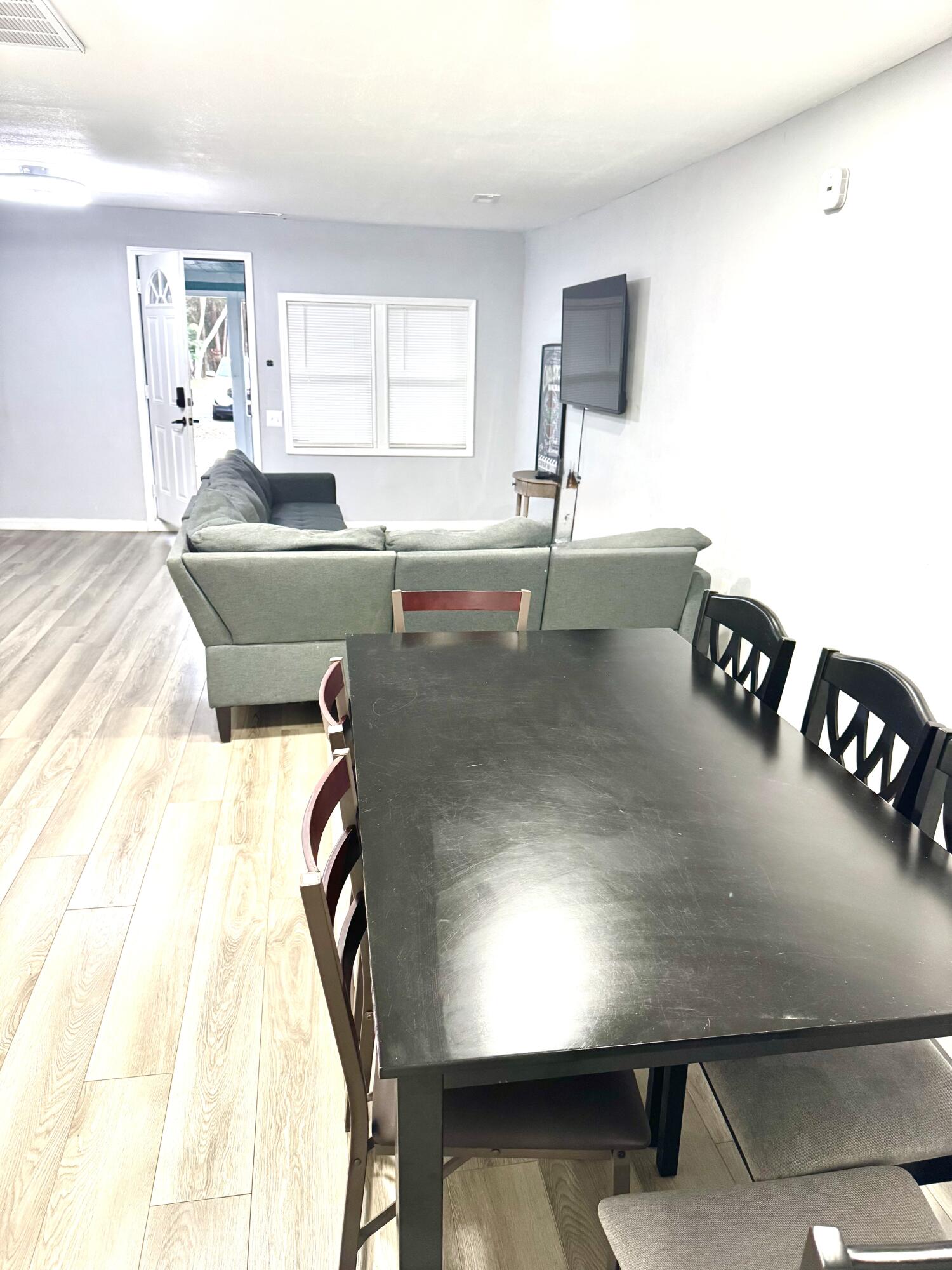 4319 Davison Road Ravenel, SC 29470 - Photo 4 of 31 4317 dining to living