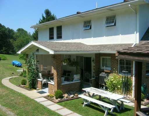 1261 Ridge Road Vandergrift, PA 15690 - Photo 2 of 8 Patio/Deck.