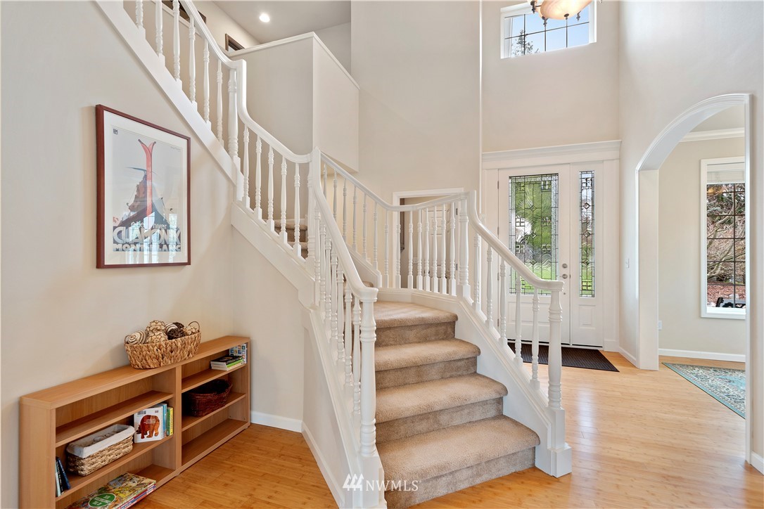 8202 190th Street Southwest Edmonds, WA 98026 - Photo 2 of 40 Gallery Image 2