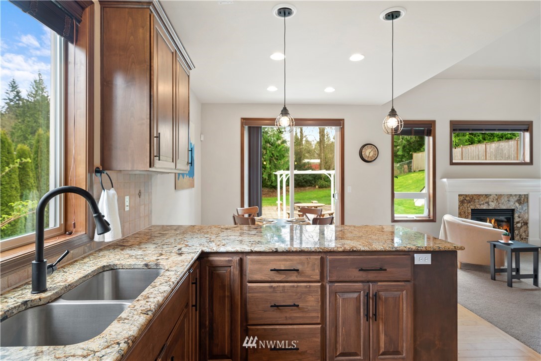 8202 190th Street Southwest Edmonds, WA 98026 - Photo 12 of 40 Gallery Image 12