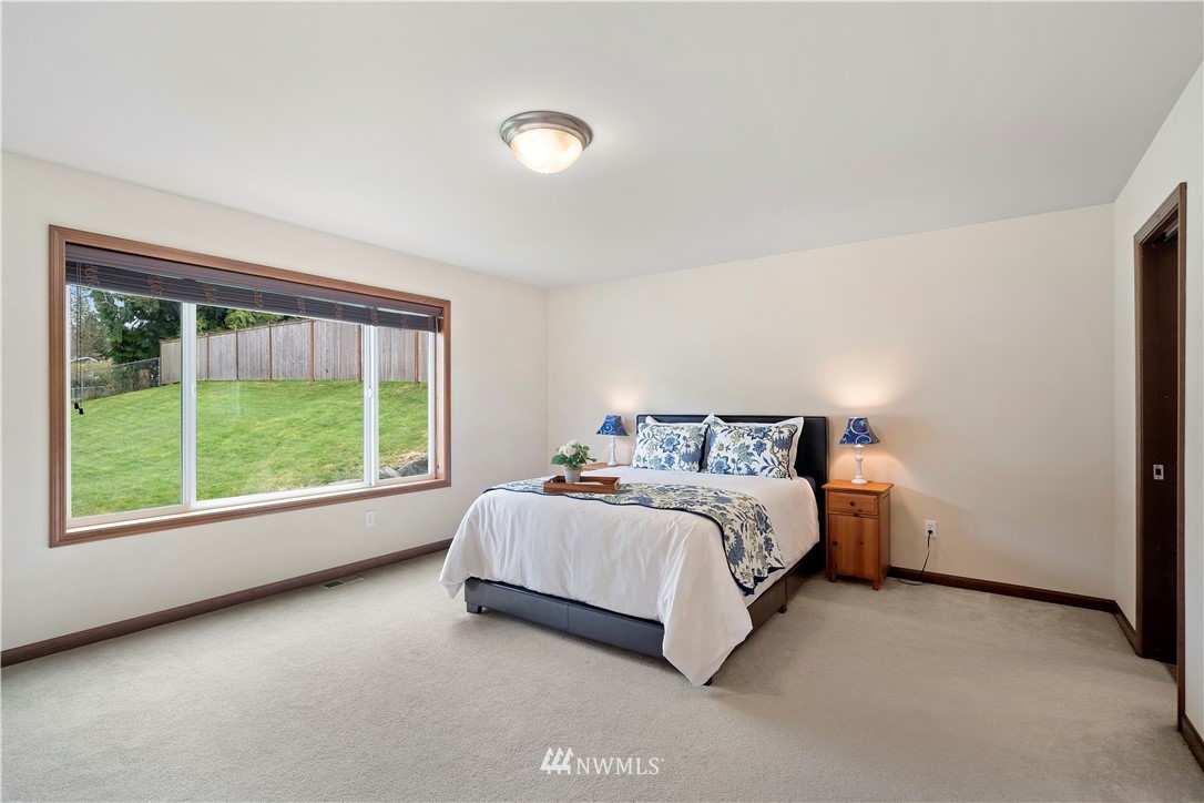 8202 190th Street Southwest Edmonds, WA 98026 - Photo 15 of 40 Gallery Image 15