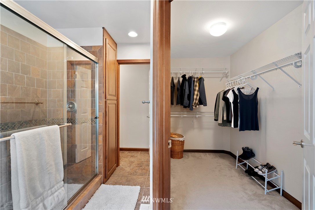 8202 190th Street Southwest Edmonds, WA 98026 - Photo 18 of 40 Gallery Image 18