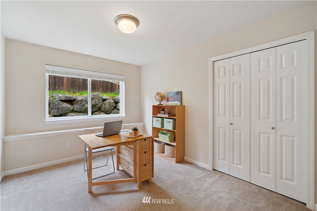 8202 190th Street Southwest Edmonds, WA 98026 - Photo 19 of 40 Gallery Image 19