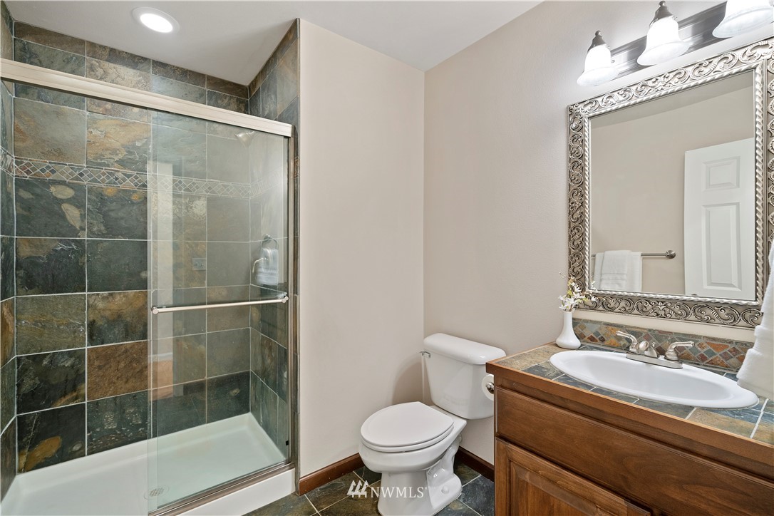 8202 190th Street Southwest Edmonds, WA 98026 - Photo 20 of 40 Gallery Image 20