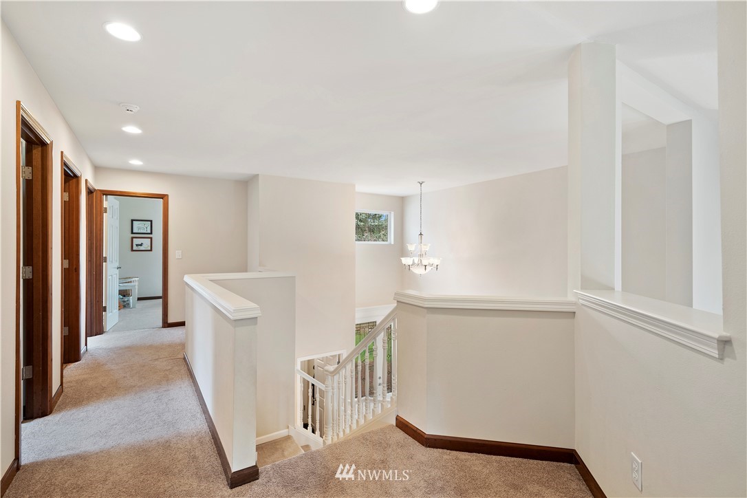 8202 190th Street Southwest Edmonds, WA 98026 - Photo 22 of 40 Gallery Image 22