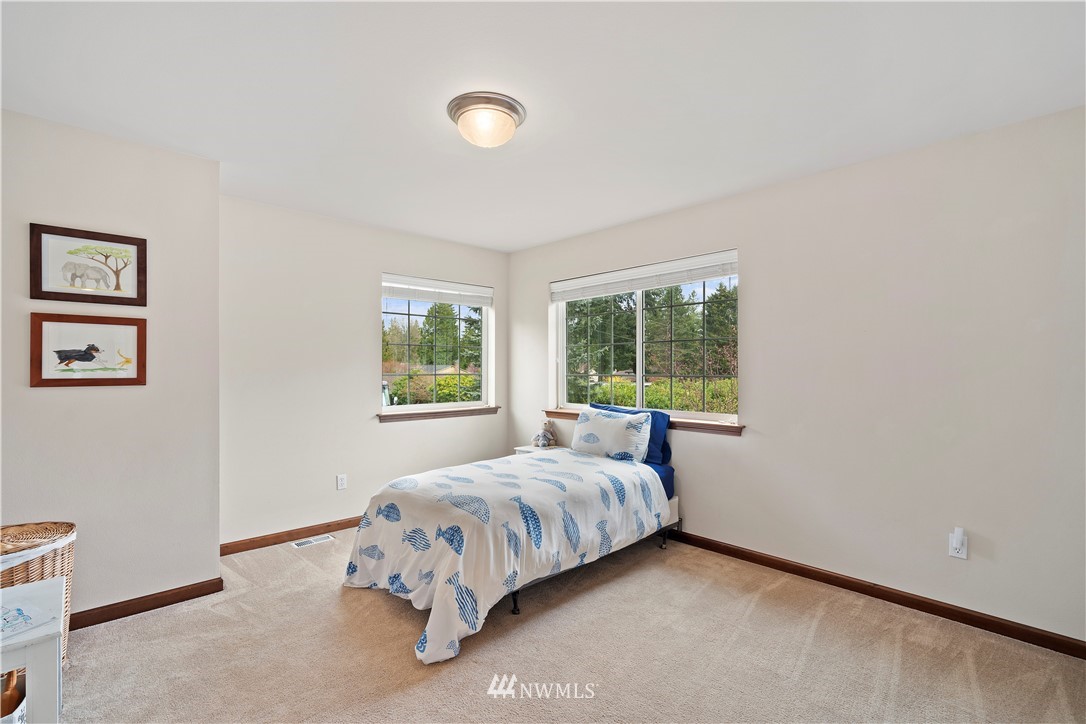 8202 190th Street Southwest Edmonds, WA 98026 - Photo 25 of 40 Gallery Image 25