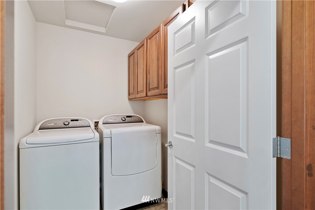8202 190th Street Southwest Edmonds, WA 98026 - Photo 28 of 40 Gallery Image 28