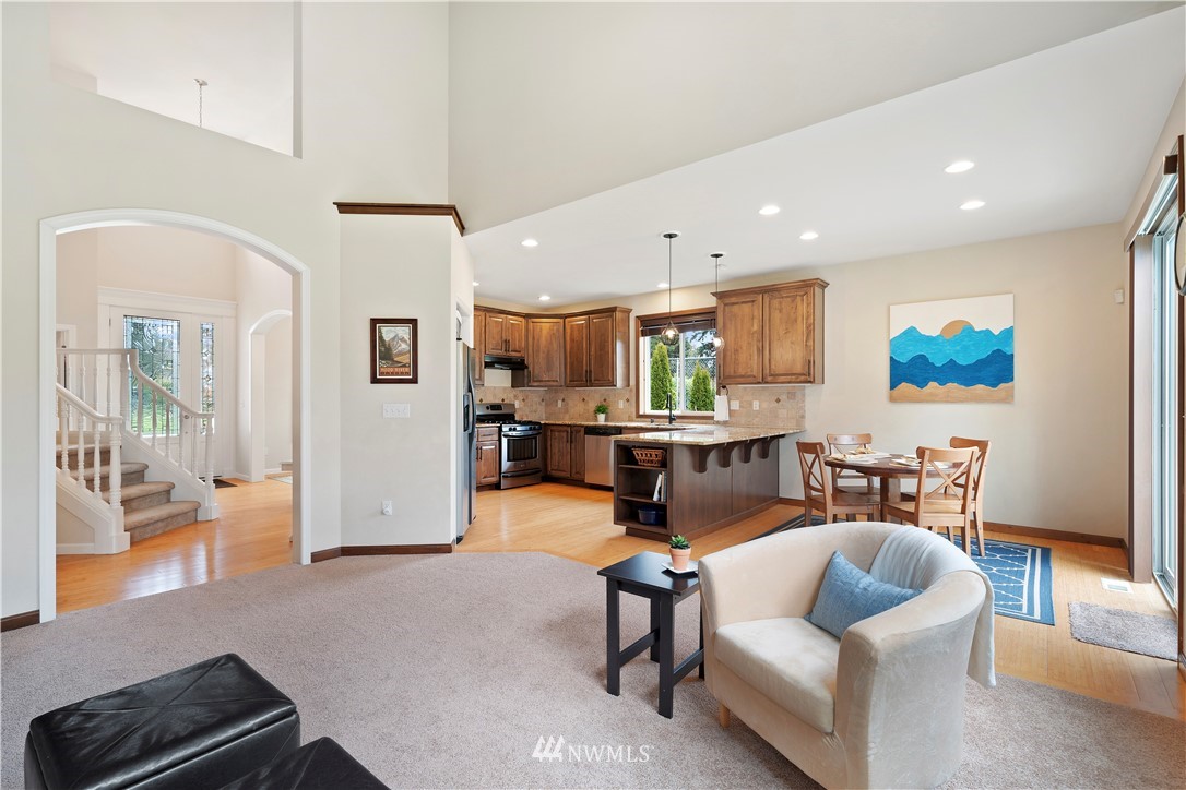 8202 190th Street Southwest Edmonds, WA 98026 - Photo 4 of 40 Gallery Image 4