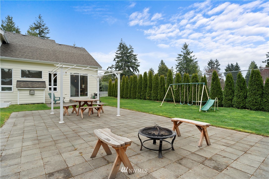 8202 190th Street Southwest Edmonds, WA 98026 - Photo 31 of 40 Gallery Image 31