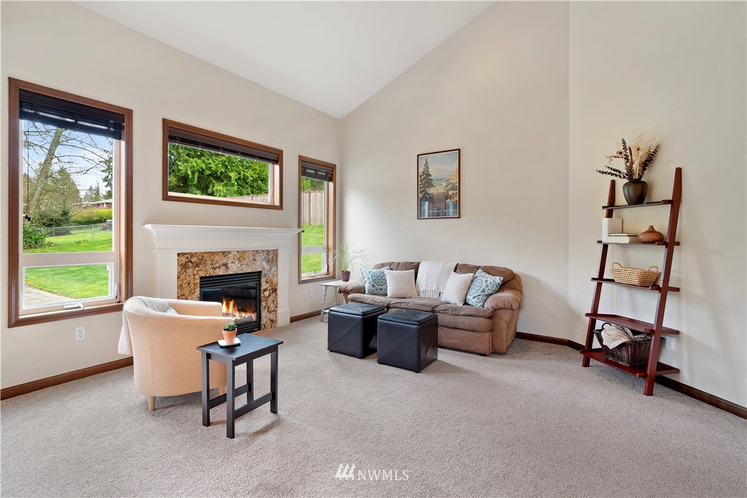 8202 190th Street Southwest Edmonds, WA 98026 - Photo 6 of 40 Gallery Image 6