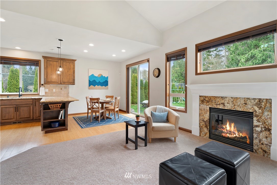 8202 190th Street Southwest Edmonds, WA 98026 - Photo 7 of 40 Gallery Image 7