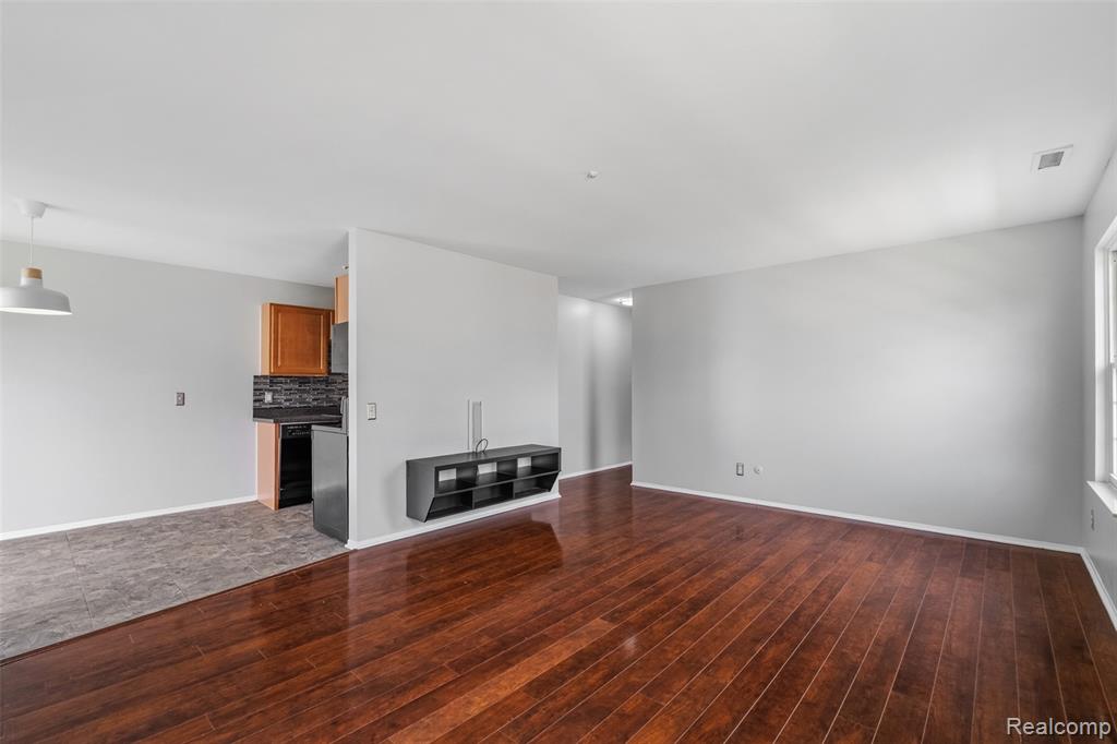 42564 Saratoga Road, Unit 31 Canton, MI 48187 - Photo 11 of 26