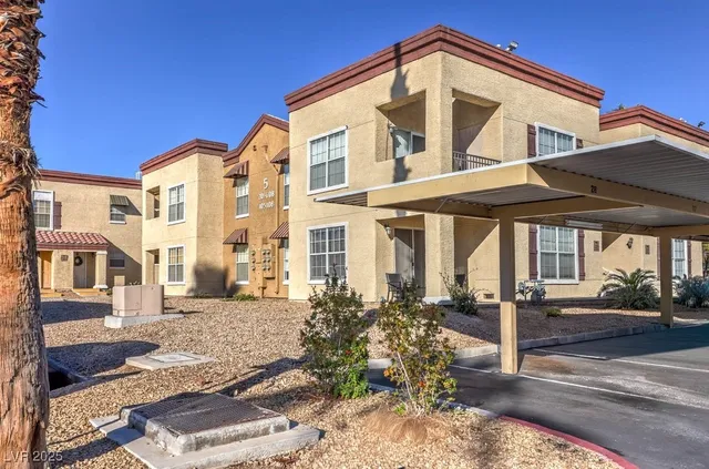 $171,000 | 2801 North Rainbow Boulevard, Unit 207, Las Vegas, NV 89108