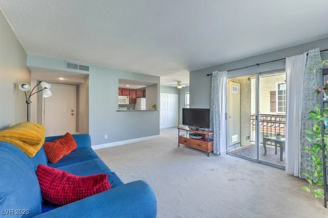 $171,000 | 2801 North Rainbow Boulevard, Unit 207, Las Vegas, NV 89108
