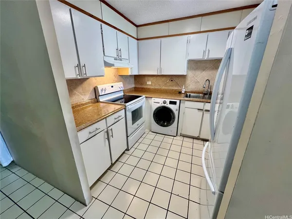 $2,650 | 2575 Kūhiō Avenue, Unit 802, Honolulu, HI 96815