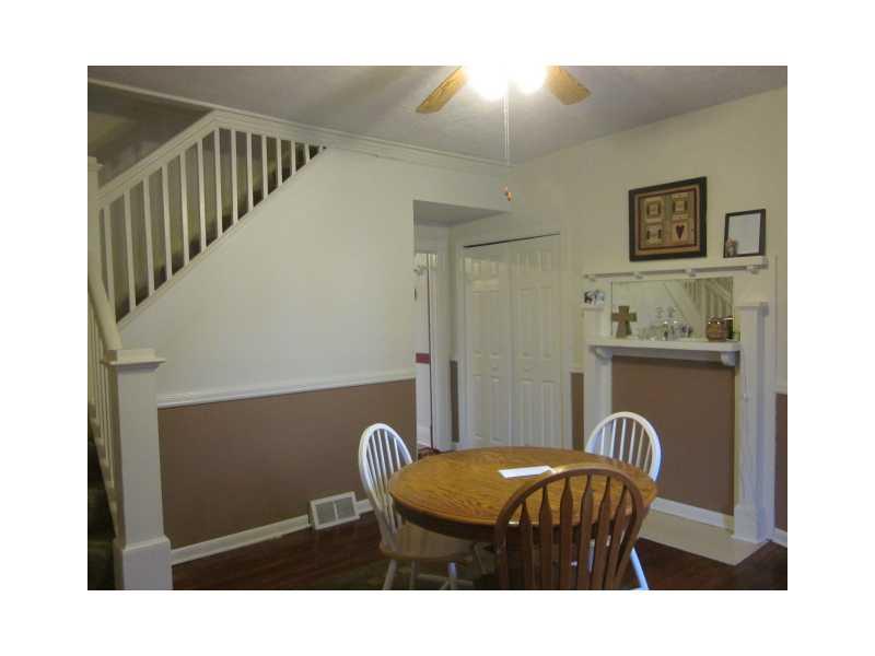 Dining Room. Formal dining room with pretty wood floors