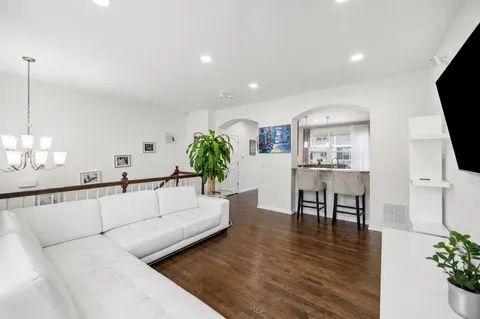 $499,000 | 3155 Coral Lane, Unit 335, Glenview, IL 60026