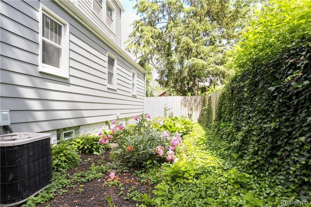 3335 Cumberland Road Berkley, MI 48072 - Photo 20 of 26 Cumberland-24.jpg