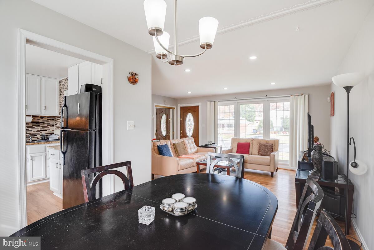 13216 Holdridge Road Silver Spring, MD 20906 - Photo 11 of 40 Dinning Room