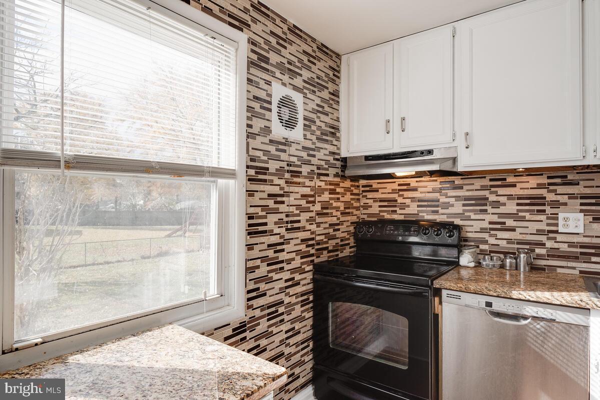 13216 Holdridge Road Silver Spring, MD 20906 - Photo 16 of 40 Kitchen