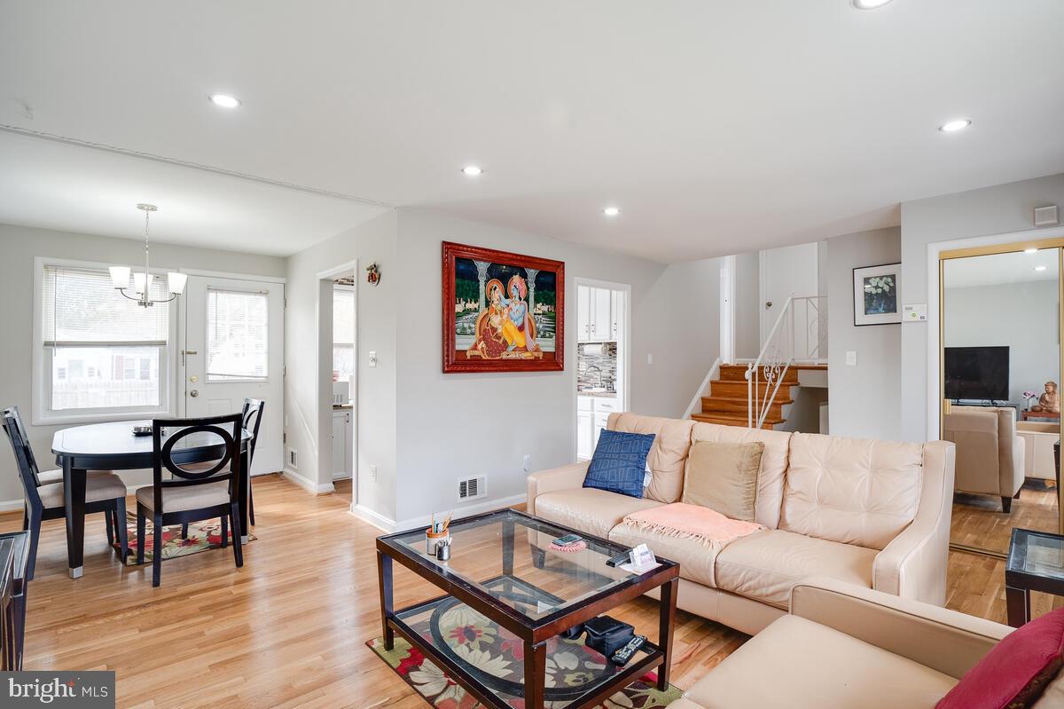 13216 Holdridge Road Silver Spring, MD 20906 - Photo 7 of 40 Living Room