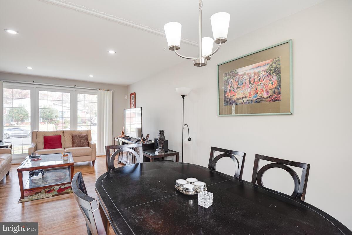 13216 Holdridge Road Silver Spring, MD 20906 - Photo 10 of 40 Dinning Room