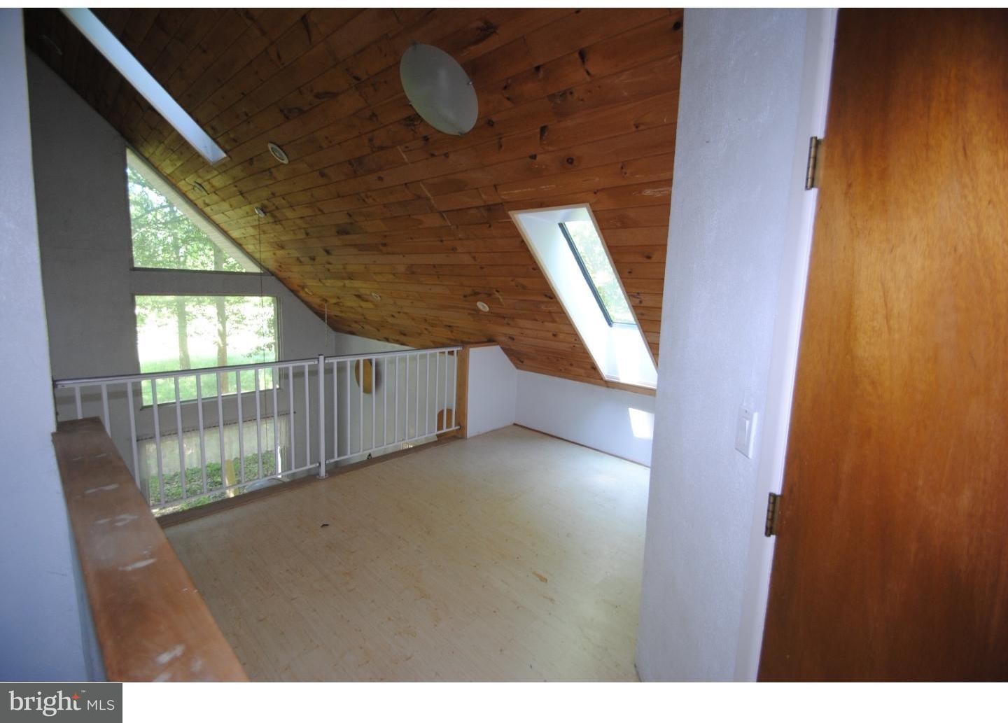 134 Kings Road Mount Holly, NJ 08060 - Photo 9 of 22 Gallery Image 9