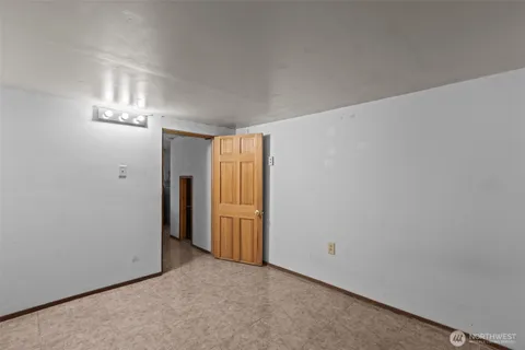 $945,000 | 2010 Northeast 54th Street, Seattle, WA 98105