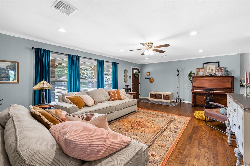 3816 Pine Avenue Waco, TX 76708 - Photo 8 of 36