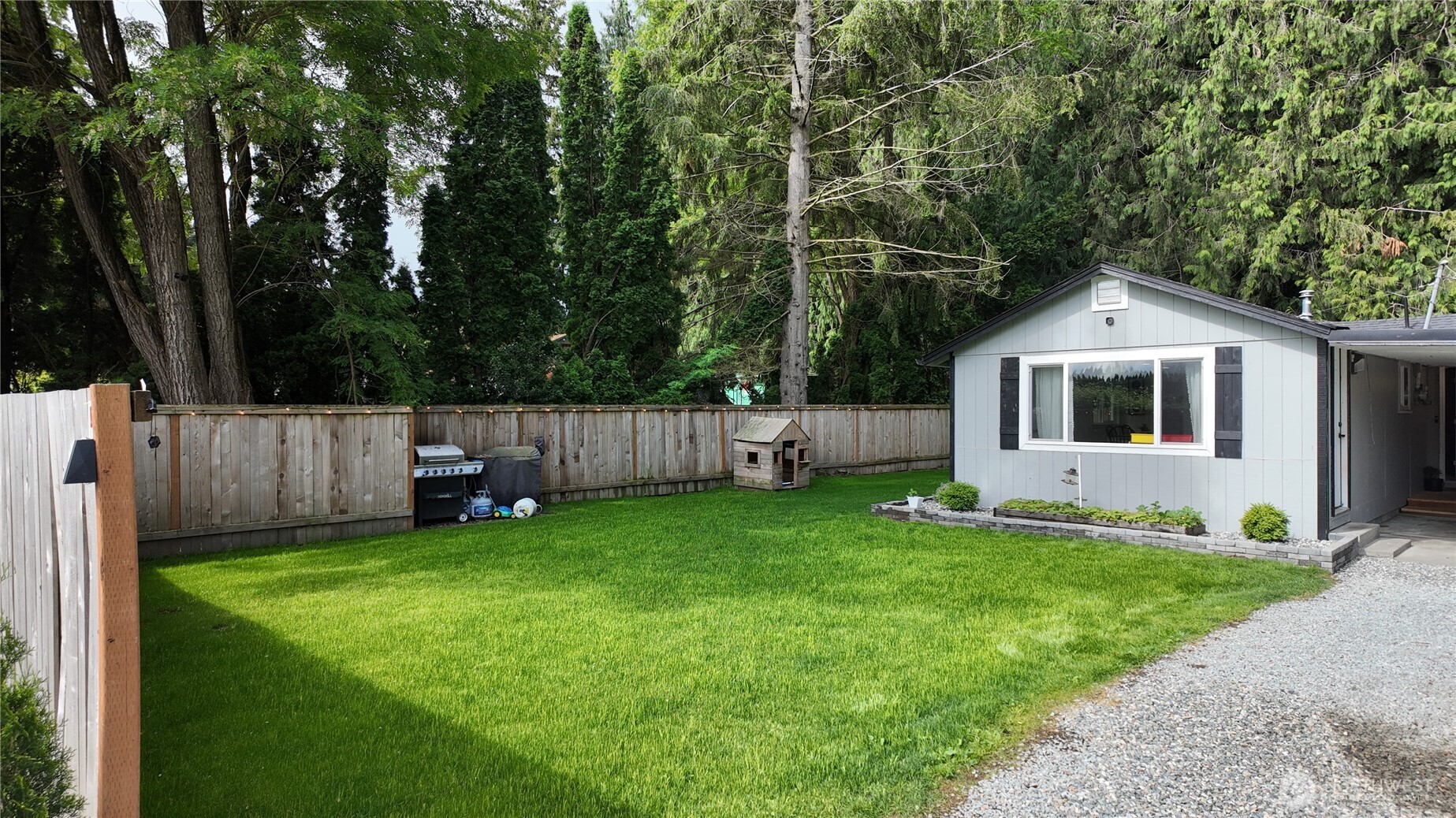 8892 Peavey Road Sedro-Woolley, WA 98284 - Photo 5 of 38