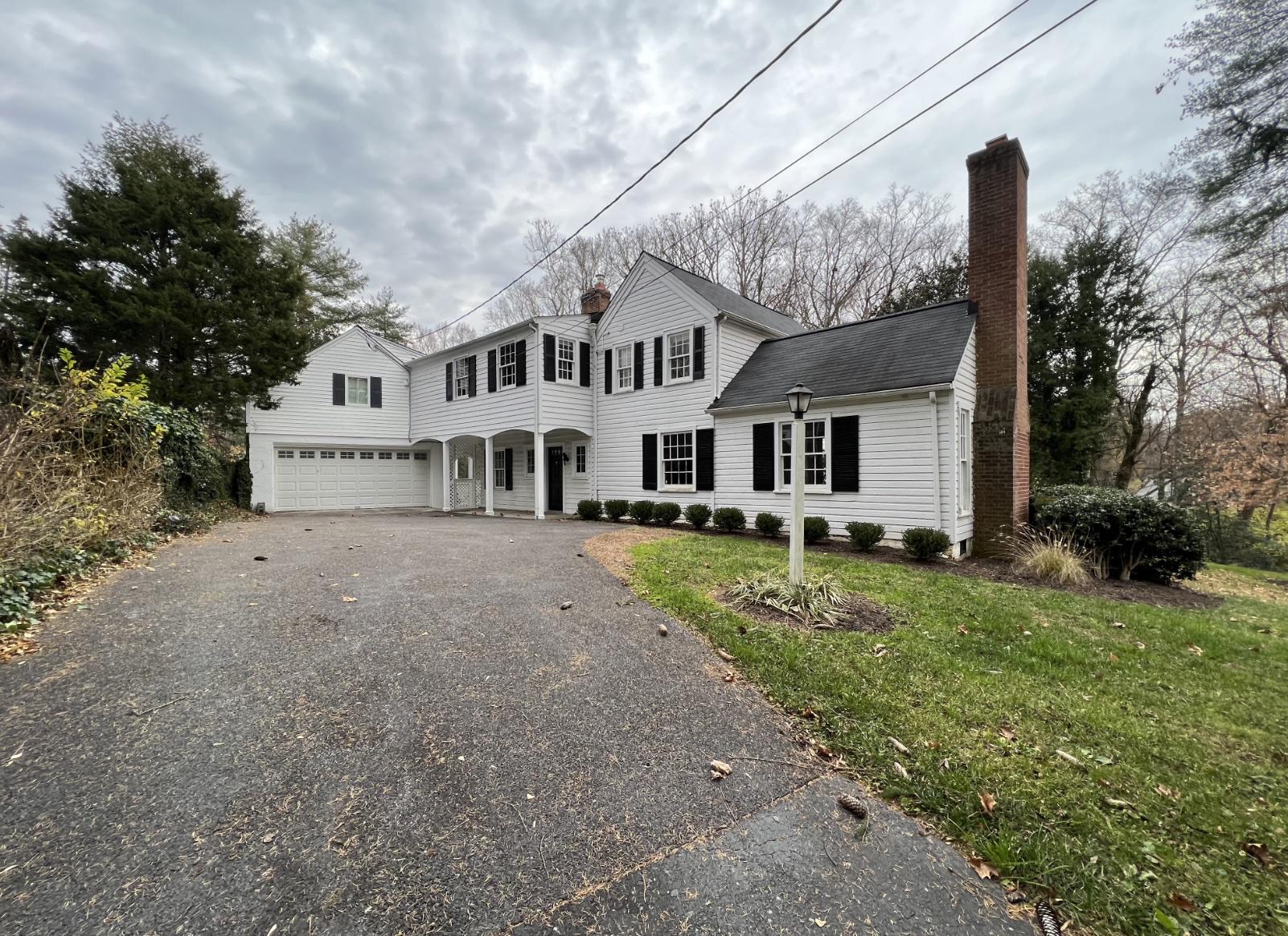 Renovated & Painted 2 level Farm house