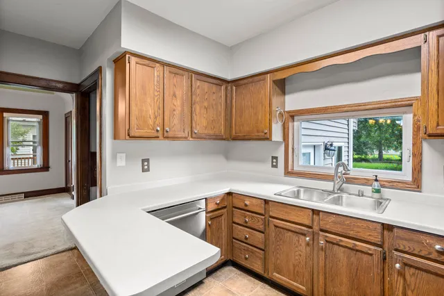 $229,900 | 1324 West Washington Street, Appleton, WI 54914