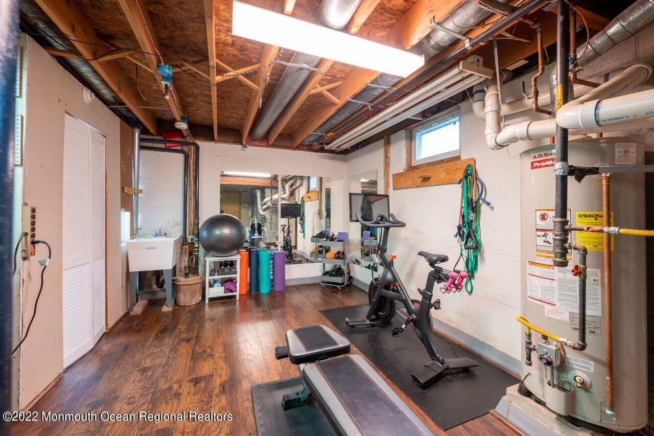 621 Reed Road Jackson, NJ 08527 - Photo 31 of 35 a view of a room with gym equipment