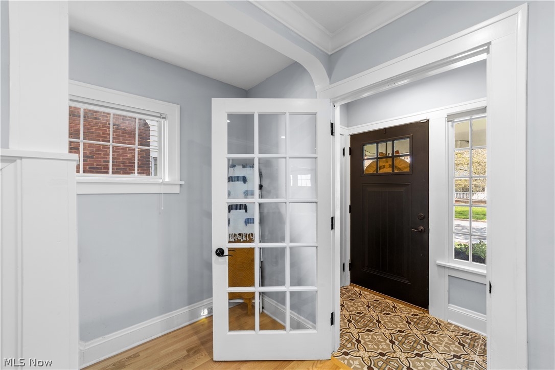 3408 Tullamore Road Cleveland, OH 44118 - Photo 3 of 39 Gallery Image 3