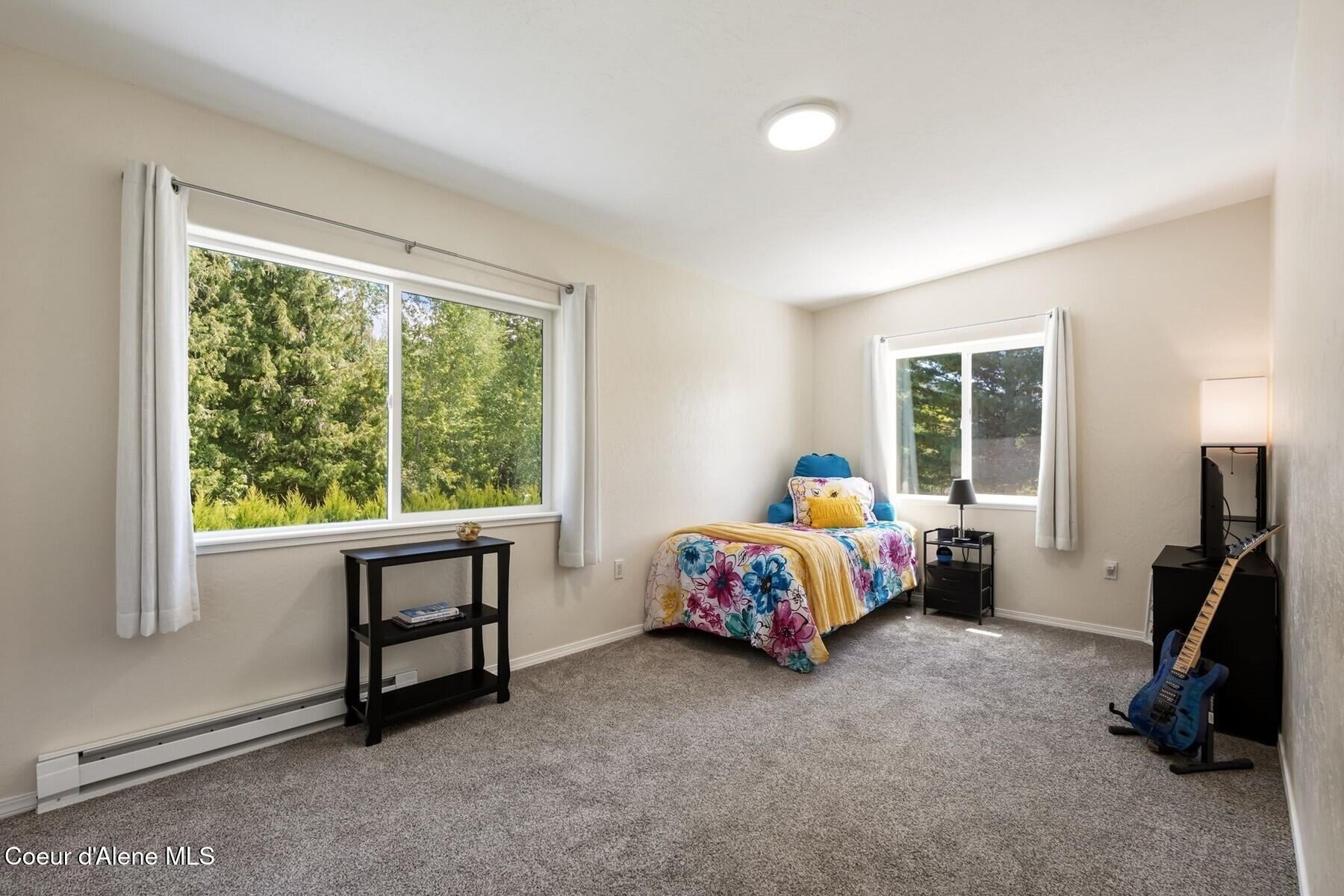 925 Lower Pack River Road Sandpoint, ID 83864 - Photo 29 of 48 Guest Room