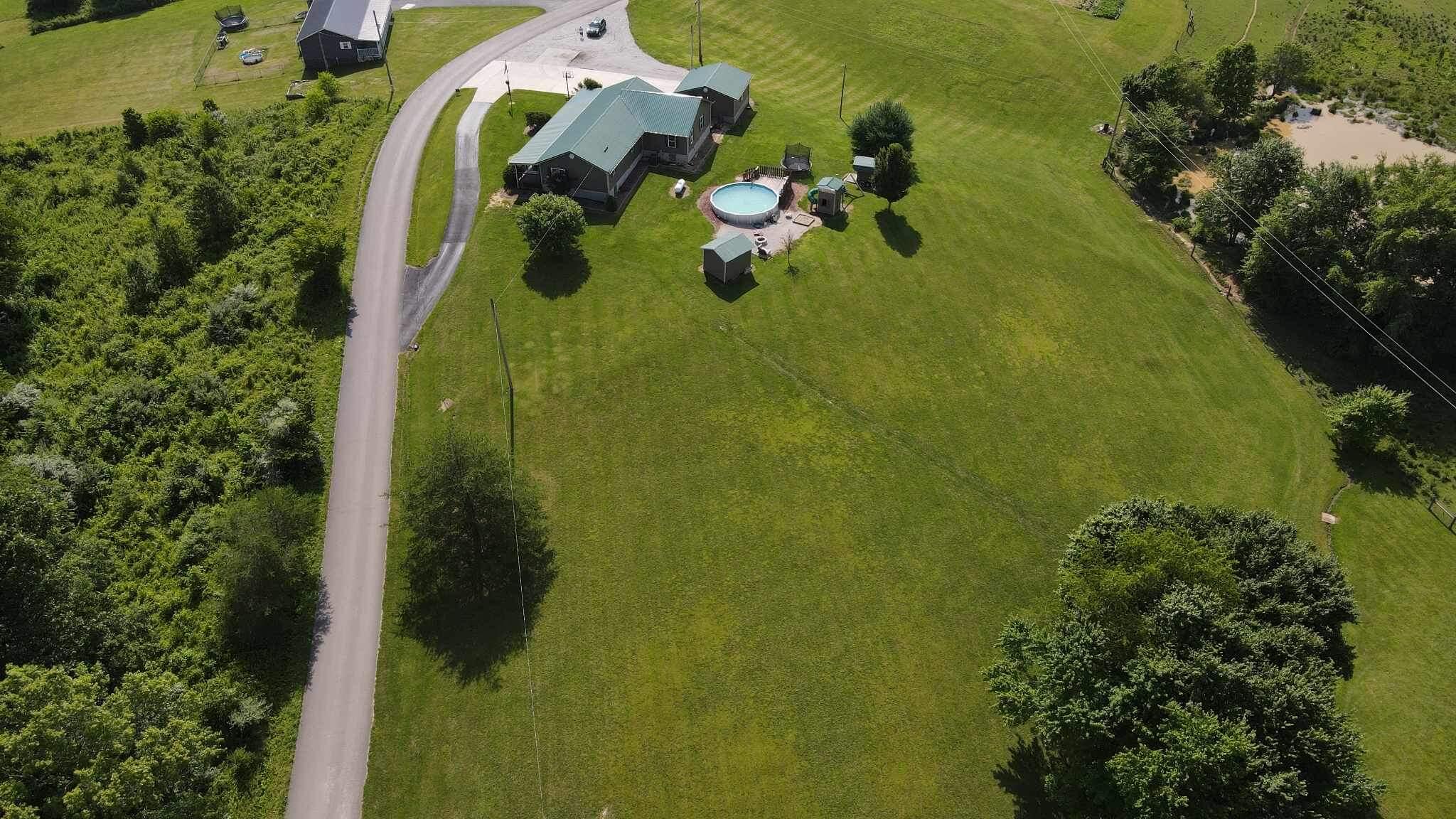 408 Bailey Road Annville, KY 40402 - Photo 28 of 67 F55F7028-62D8-40F6-986F-C0C95F890B2A