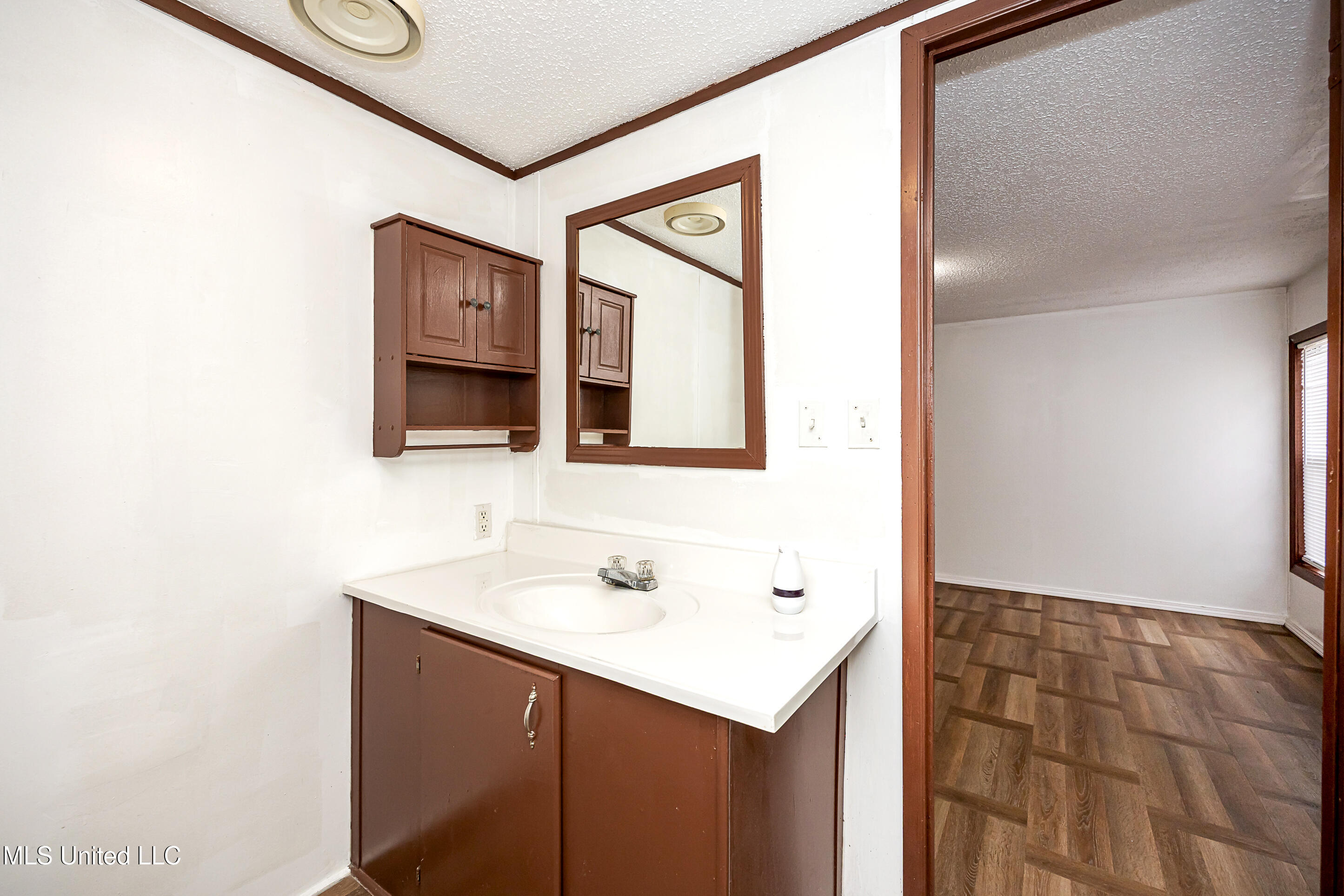 144 Katie Eubanks Road, Unit B Lucedale, MS 39452 - Photo 20 of 38 IMG_0272