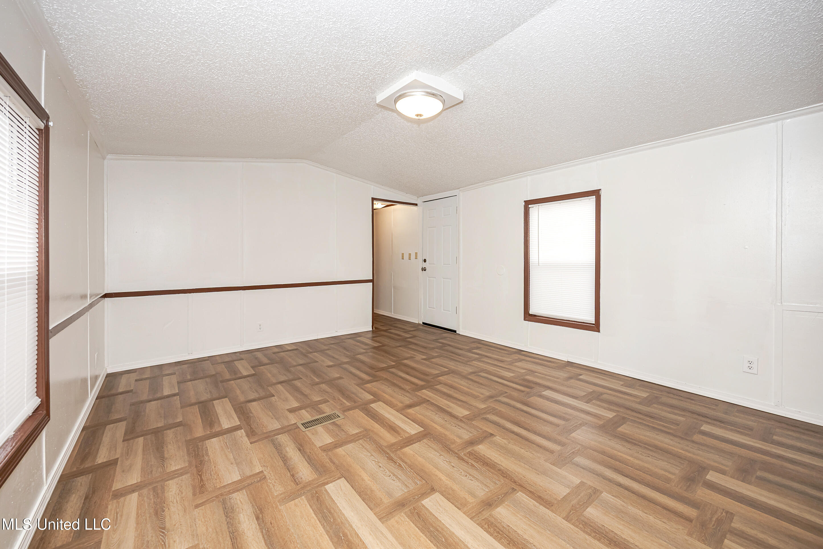 144 Katie Eubanks Road, Unit B Lucedale, MS 39452 - Photo 6 of 38 IMG_0252