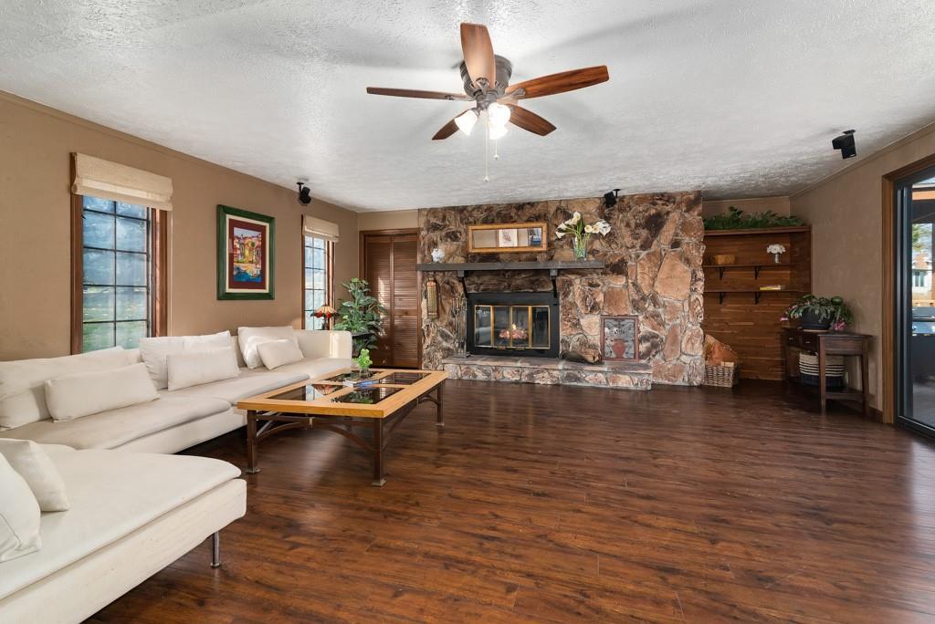 1014 Thorn Run Road Coraopolis, PA 15108 - Photo 11 of 25 Gallery Image 11
