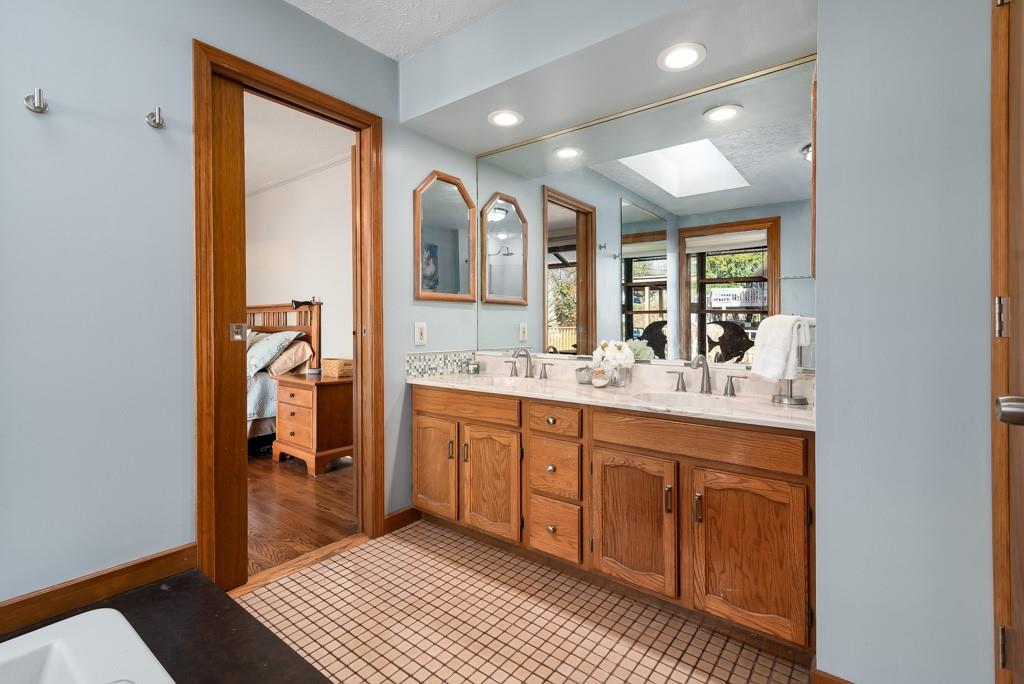 1014 Thorn Run Road Coraopolis, PA 15108 - Photo 15 of 25 Gallery Image 15