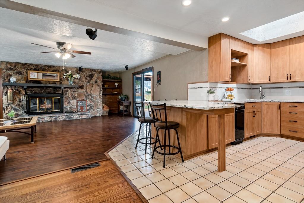 1014 Thorn Run Road Coraopolis, PA 15108 - Photo 8 of 25 Gallery Image 8