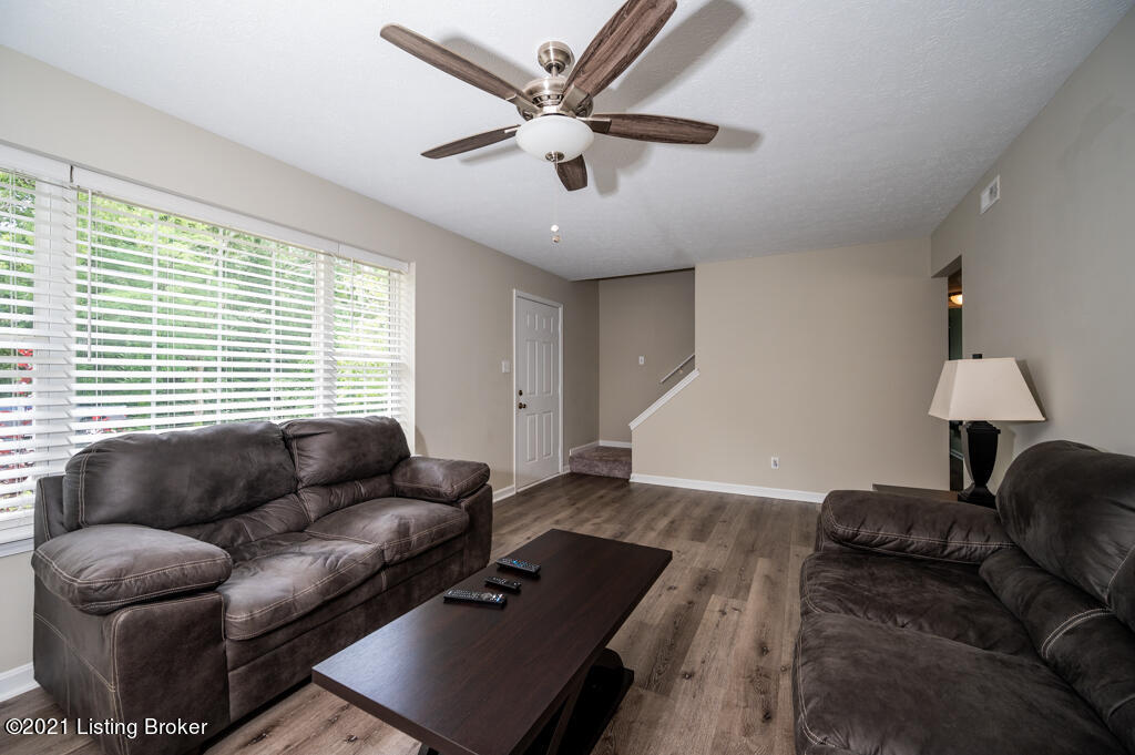 9309 Gutenberg Road Louisville, KY 40291 - Photo 6 of 43 DN2_3440